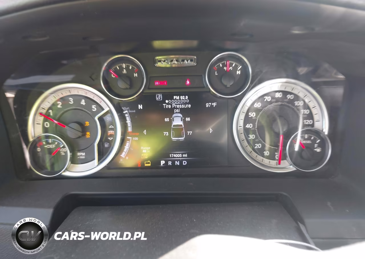 2016 Ram 2500 Laramie VIN:3C6UR5NL7GG211216 - 7