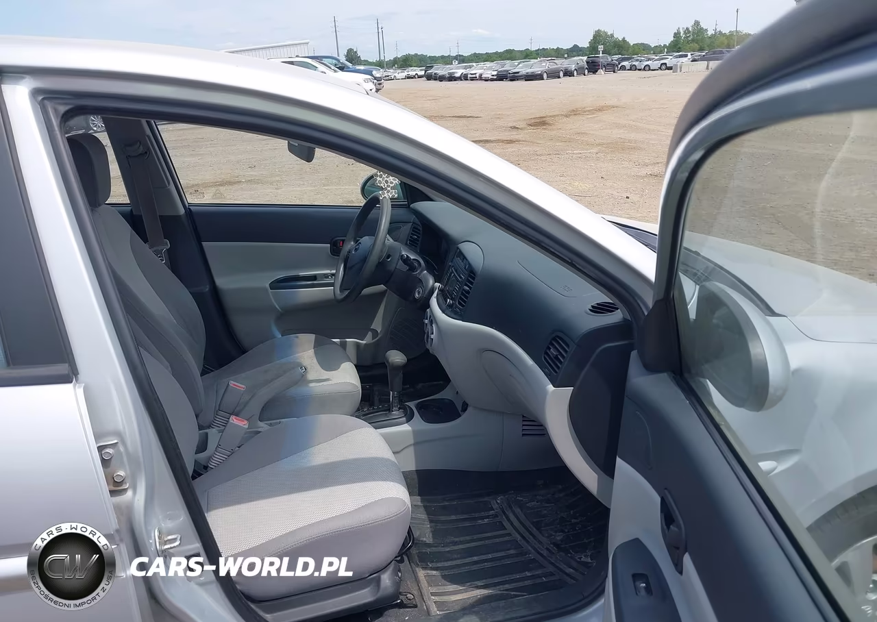 2009 Hyundai Accent Gls VIN:KMHCN46C89U342059 - 5