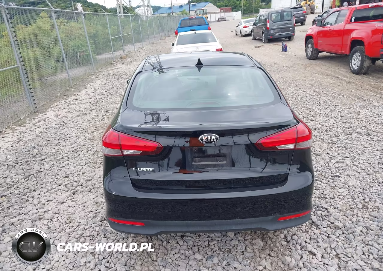2017 Kia Forte Lx VIN:3KPFK4A70HE099882 - 16
