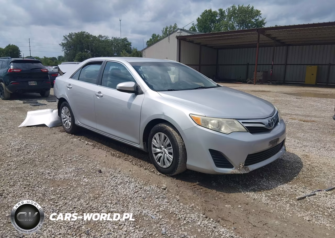 2012 Toyota Camry Le – zdjęcie 1 z 16