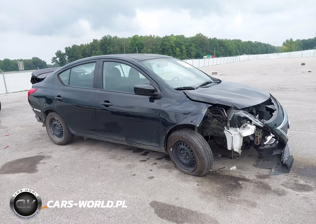 2016 Nissan Versa 1.6 S+