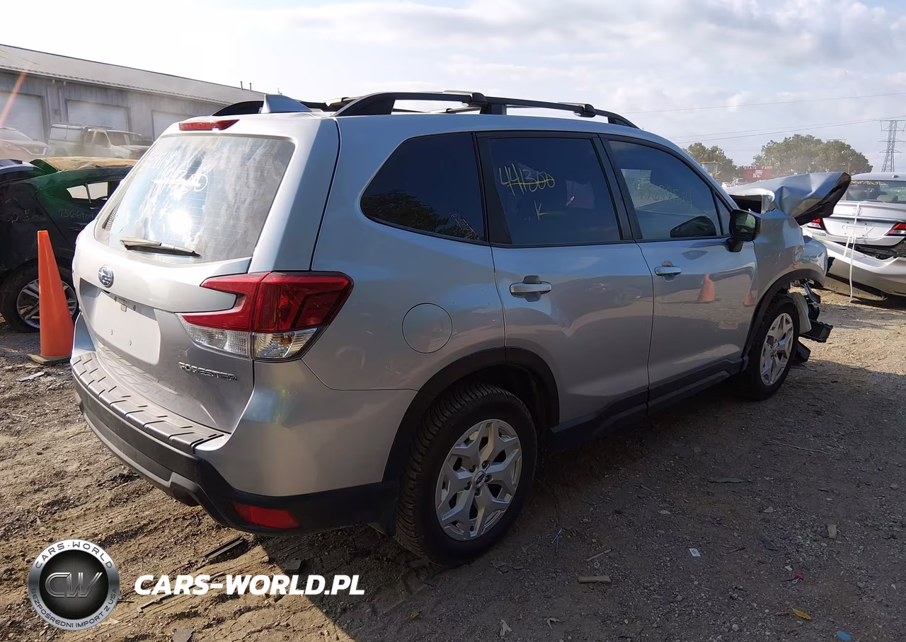 2019 Subaru Forester VIN:JF2SKACC6KH441300 - 4