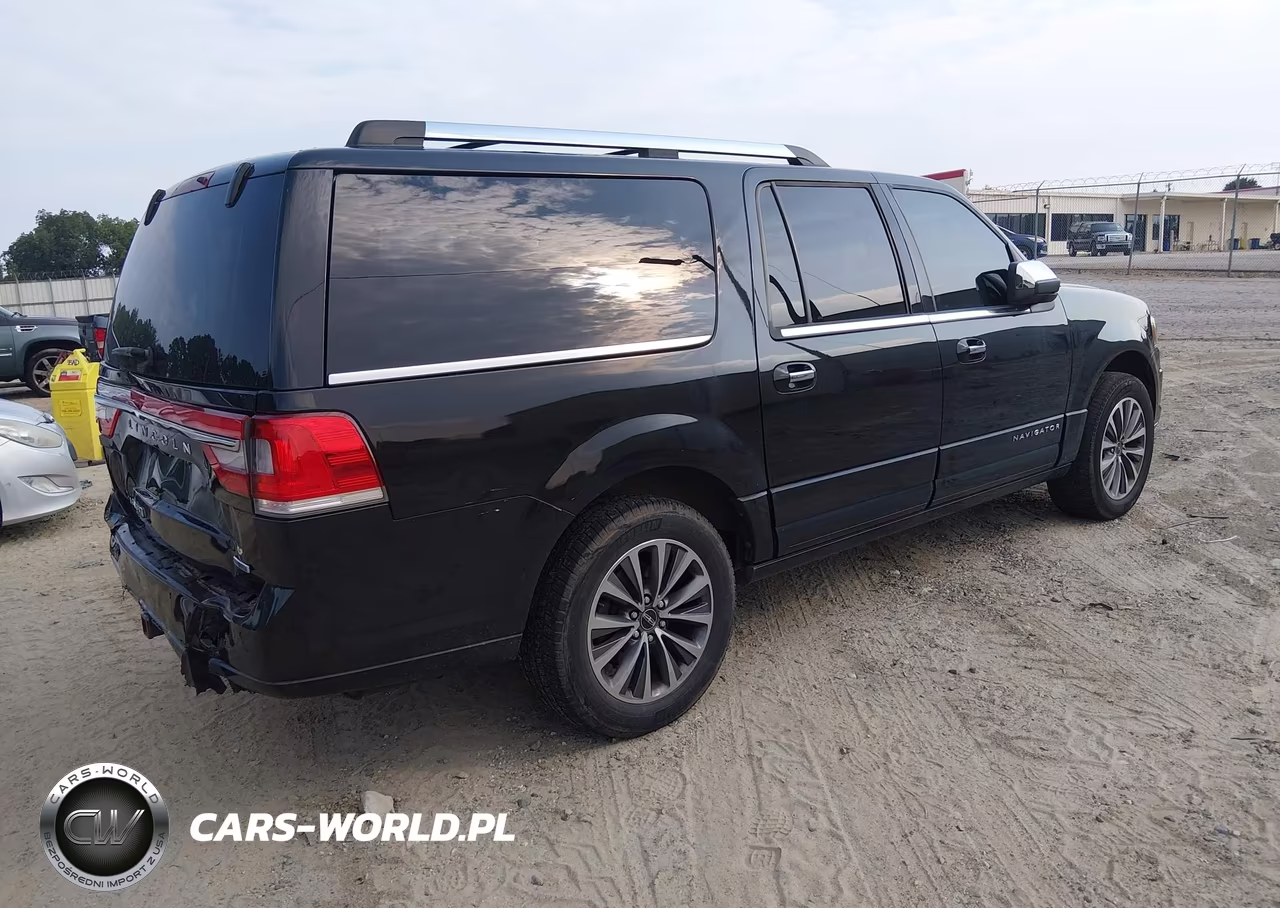 2015 Lincoln Navigator L VIN:5LMJJ3JTXFEJ08352 - 4
