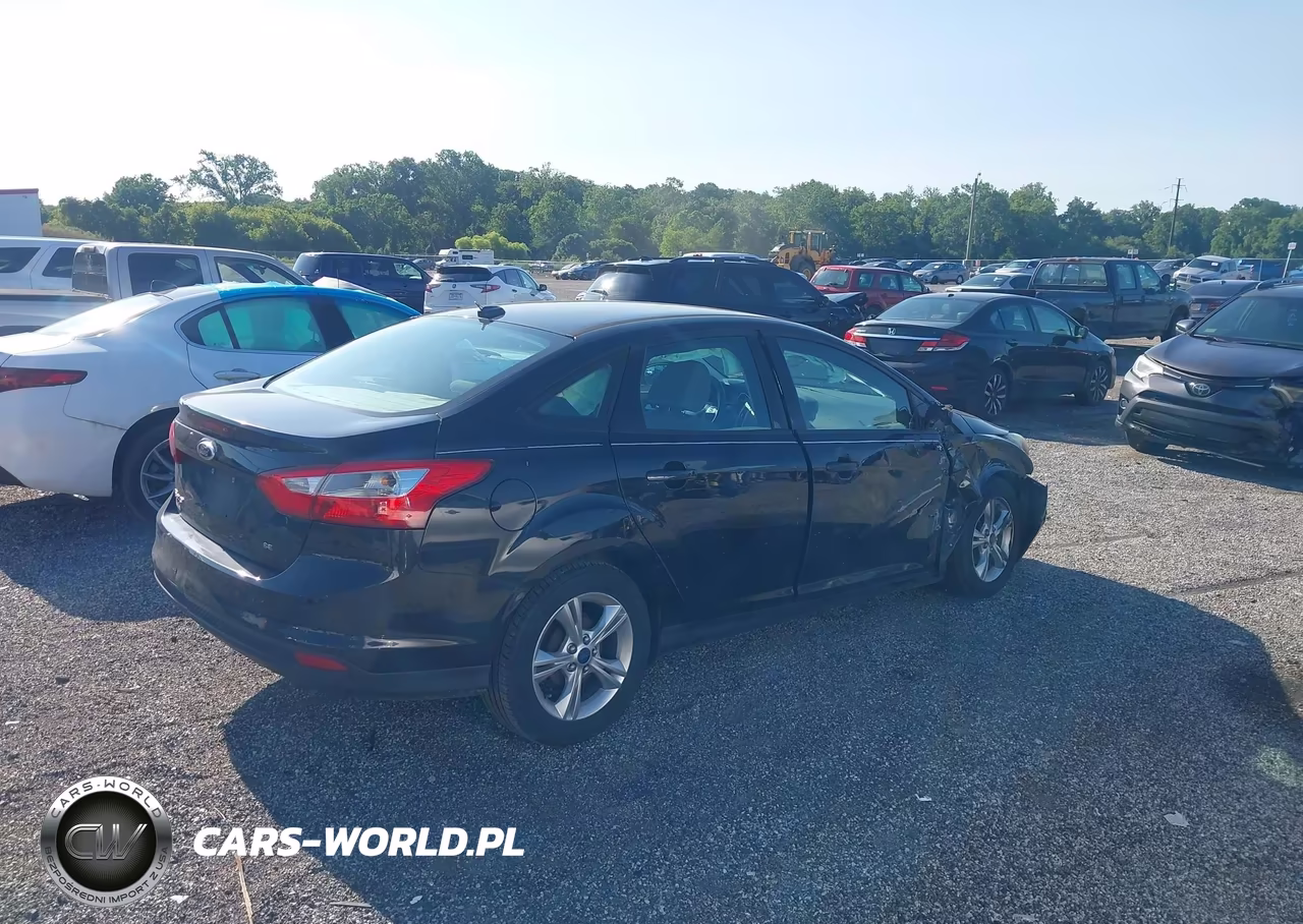 2013 Ford Focus Se VIN:1FADP3F29DL375922 - 4