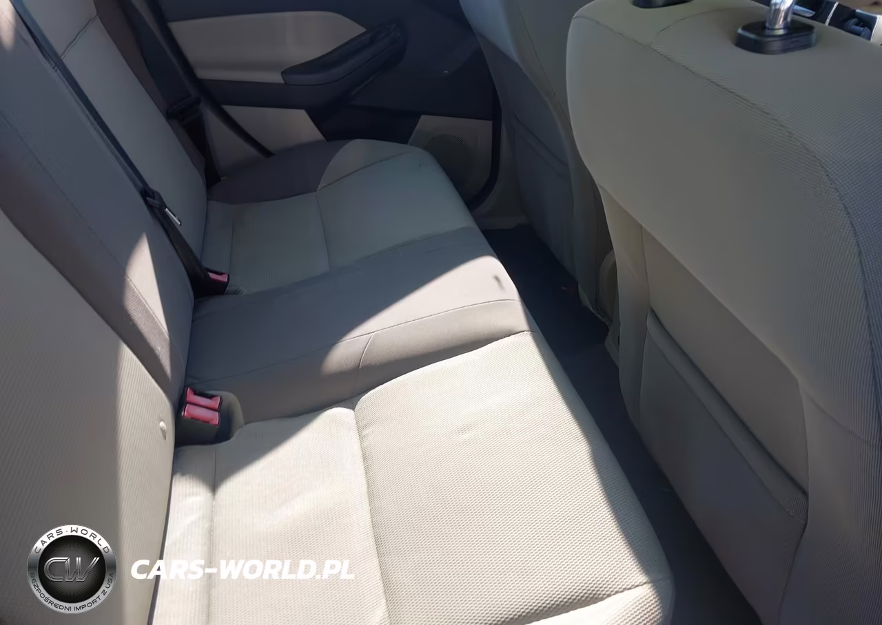 2013 Ford Focus Se VIN:1FADP3F29DL375922 - 8