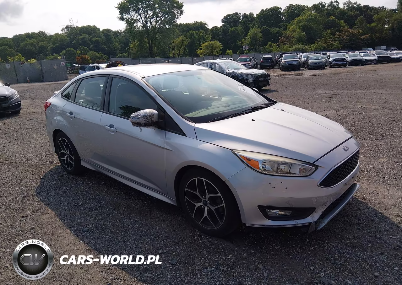 2015 Ford Focus Se VIN:1FADP3F28FL344731 - 1