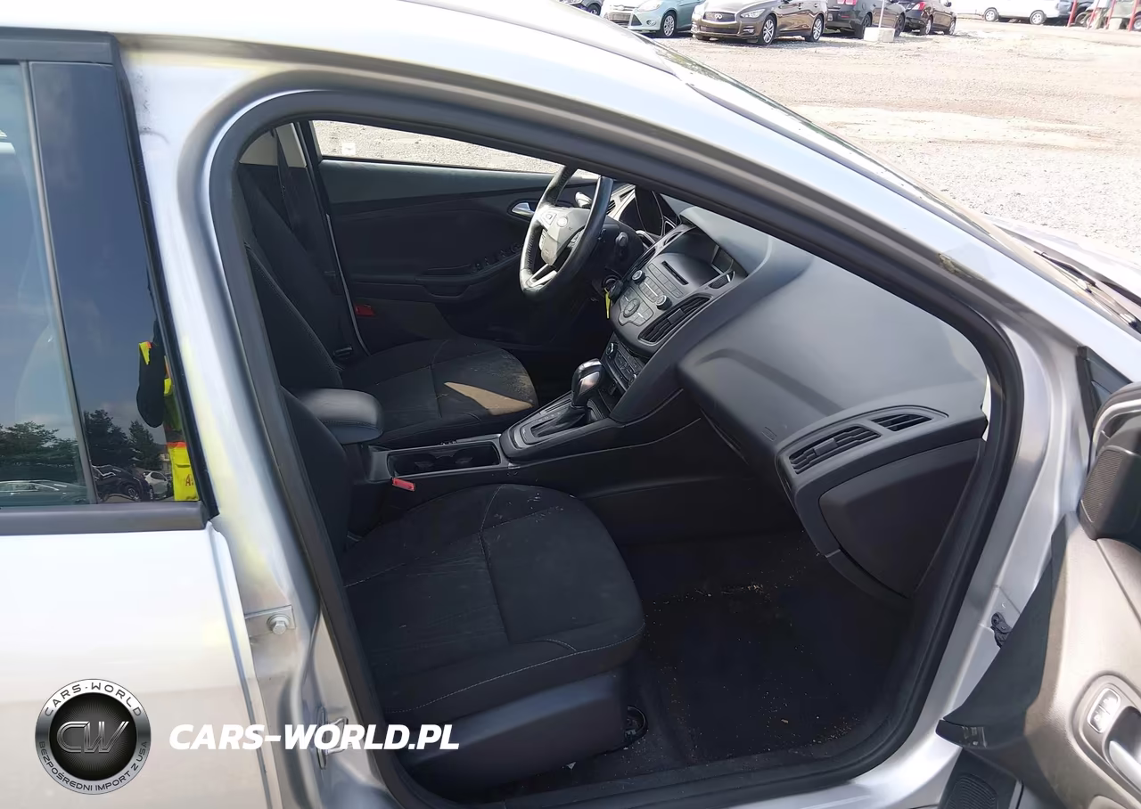 2015 Ford Focus Se VIN:1FADP3F28FL344731 - 5