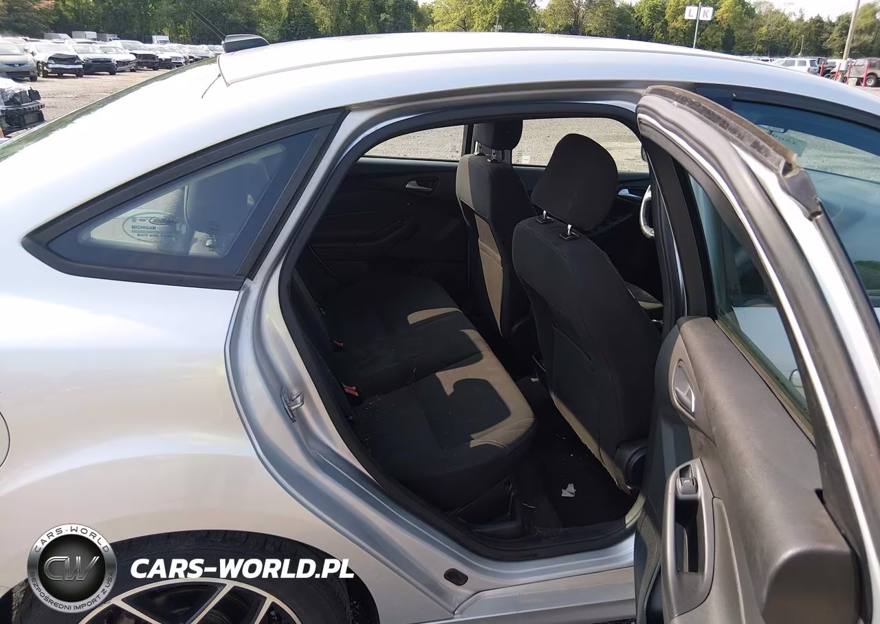 2015 Ford Focus Se VIN:1FADP3F28FL344731 - 8