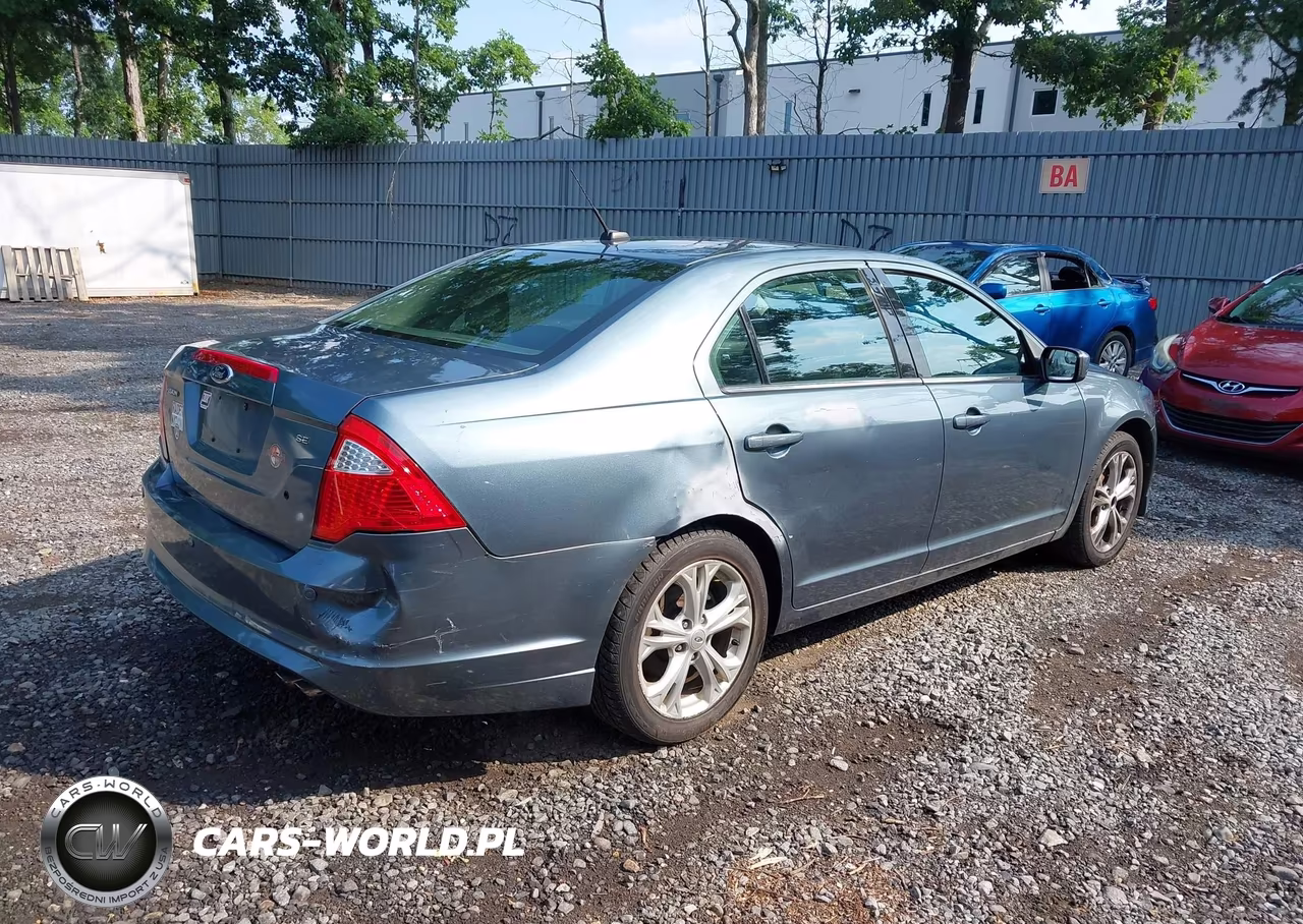 2012 Ford Fusion Se VIN:3FAHP0HA4CR387237 - 4