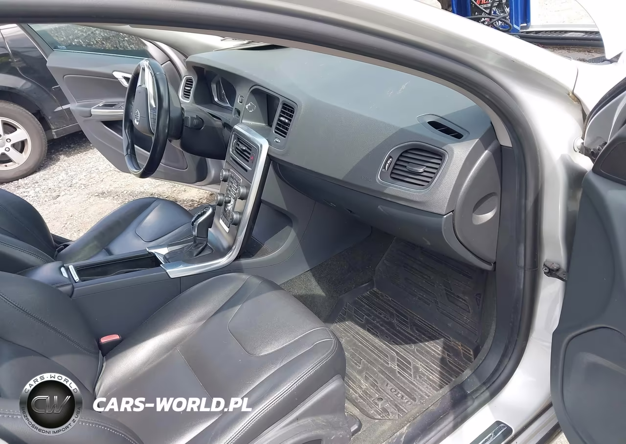 2015 Volvo S60 T5 Premier VIN:YV140MFB1F2316158 - 5