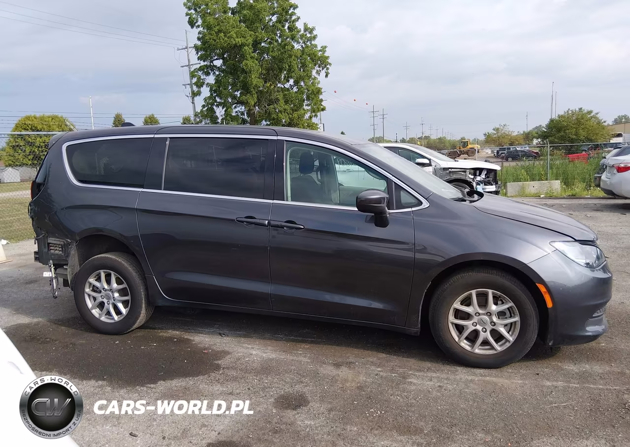 2022 Chrysler Voyager Lx VIN:2C4RC1CG6NR166498 - 13