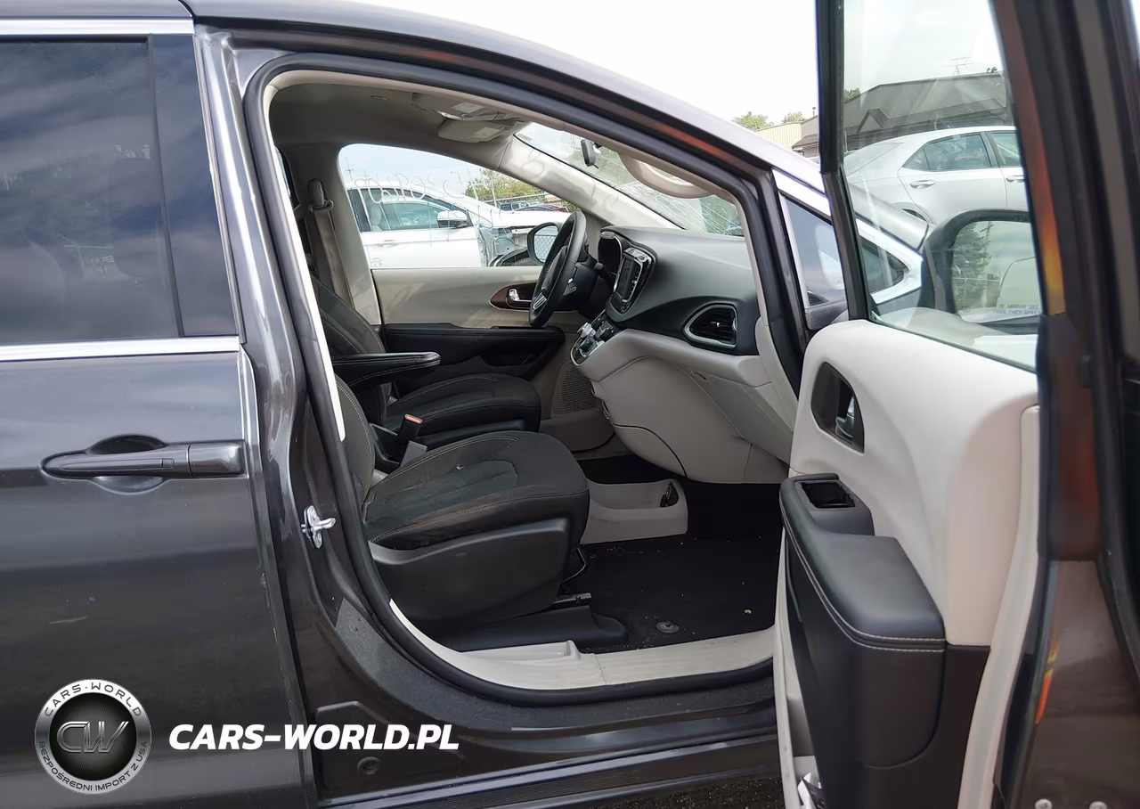2022 Chrysler Voyager Lx VIN:2C4RC1CG6NR166498 - 5