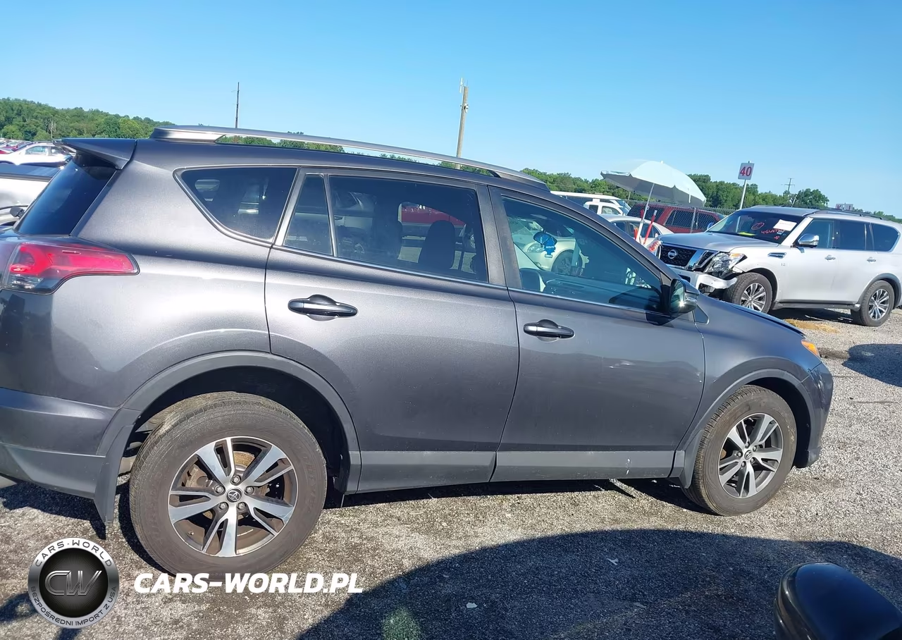 2018 Toyota Rav4 Xle VIN:2T3RFREV7JW847030 - 12
