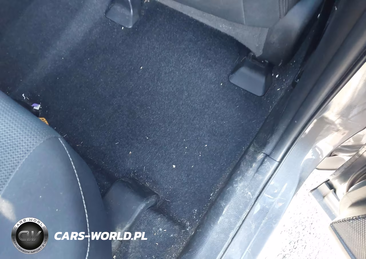 2018 Toyota Rav4 Xle VIN:2T3RFREV7JW847030 - 8