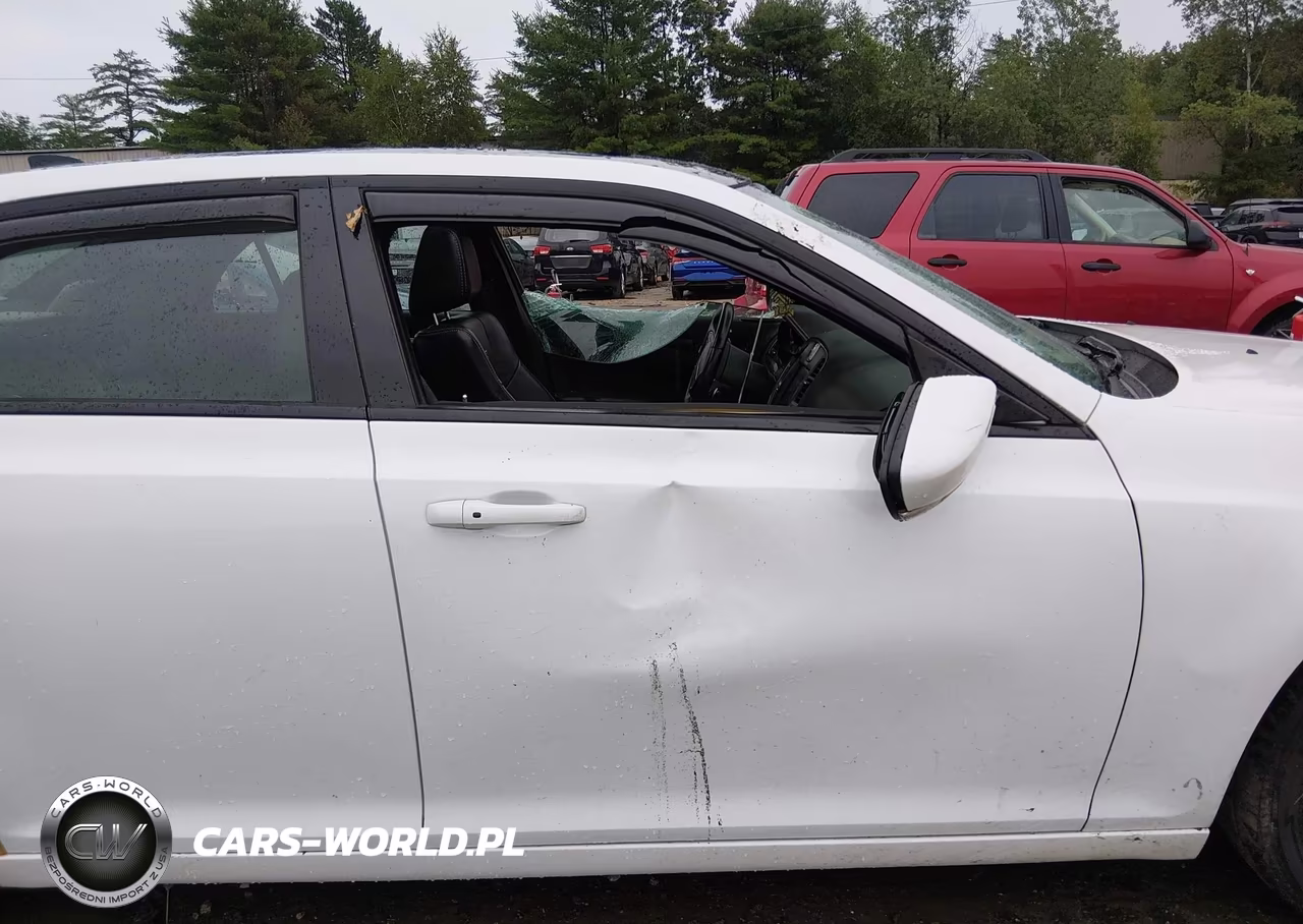 2016 Chrysler 300 300S VIN:2C3CCAGG0GH142596 - 6