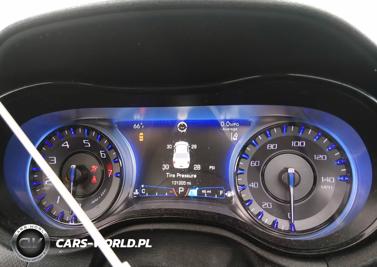 2016 Chrysler 300 300S VIN:2C3CCAGG0GH142596 - 7