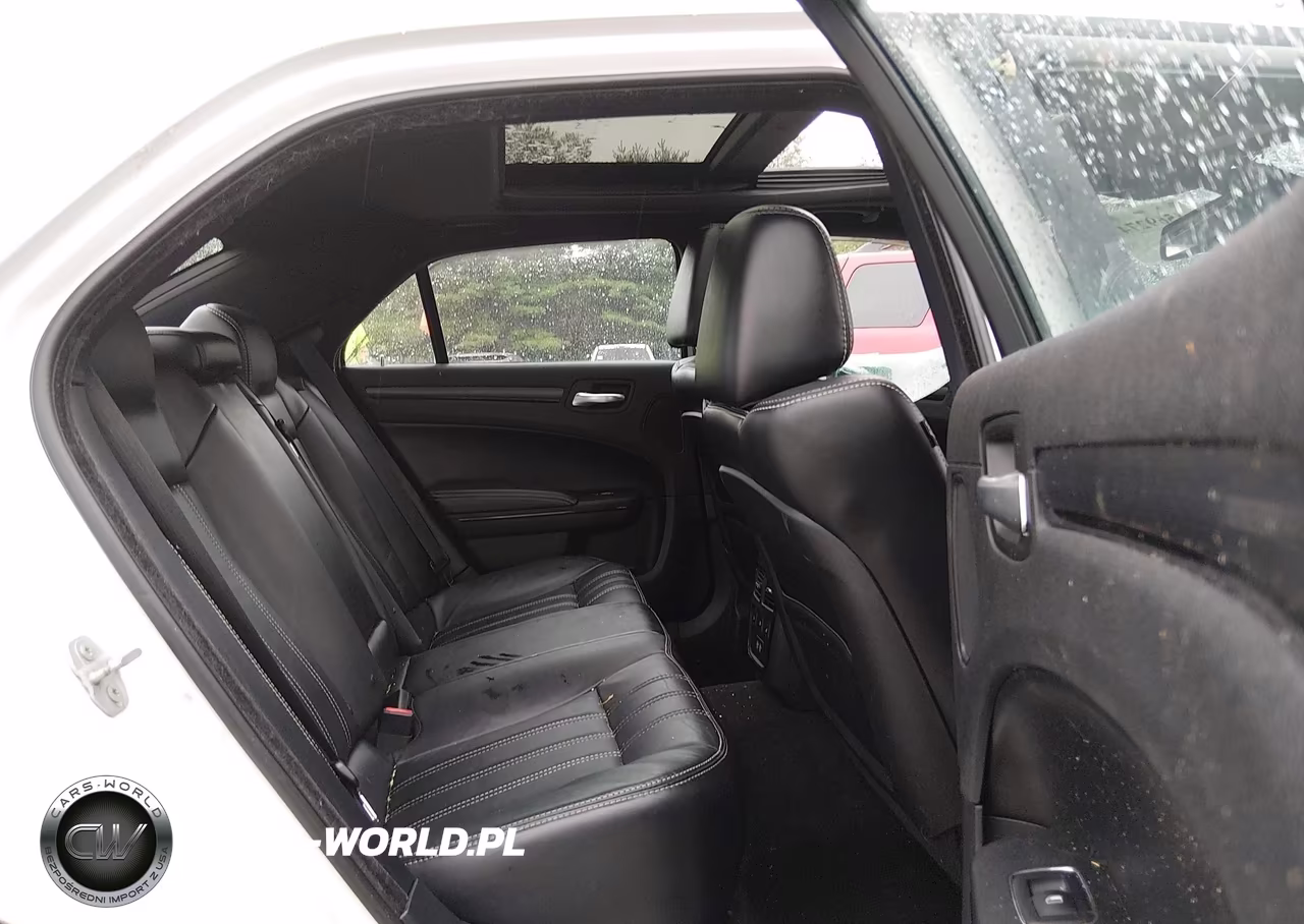 2016 Chrysler 300 300S VIN:2C3CCAGG0GH142596 - 8