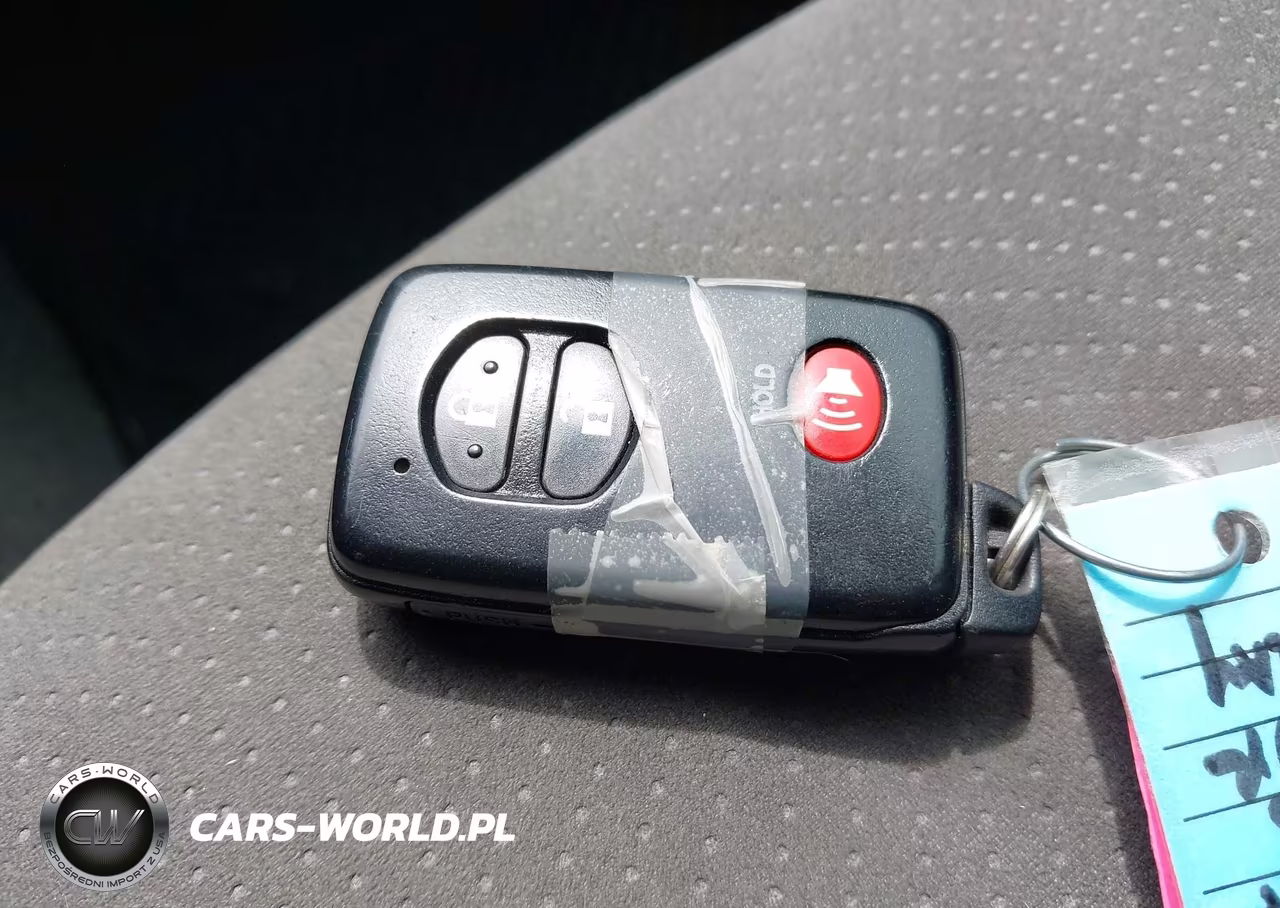 2011 Toyota Prius Two VIN:JTDKN3DUXB0317263 - 11