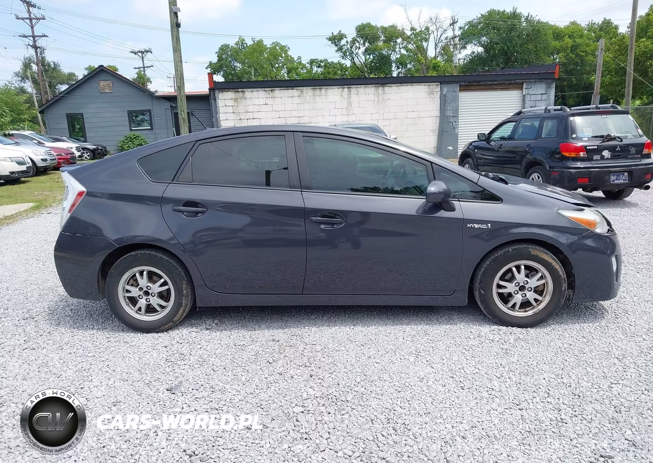 2011 Toyota Prius Two VIN:JTDKN3DUXB0317263 - 13