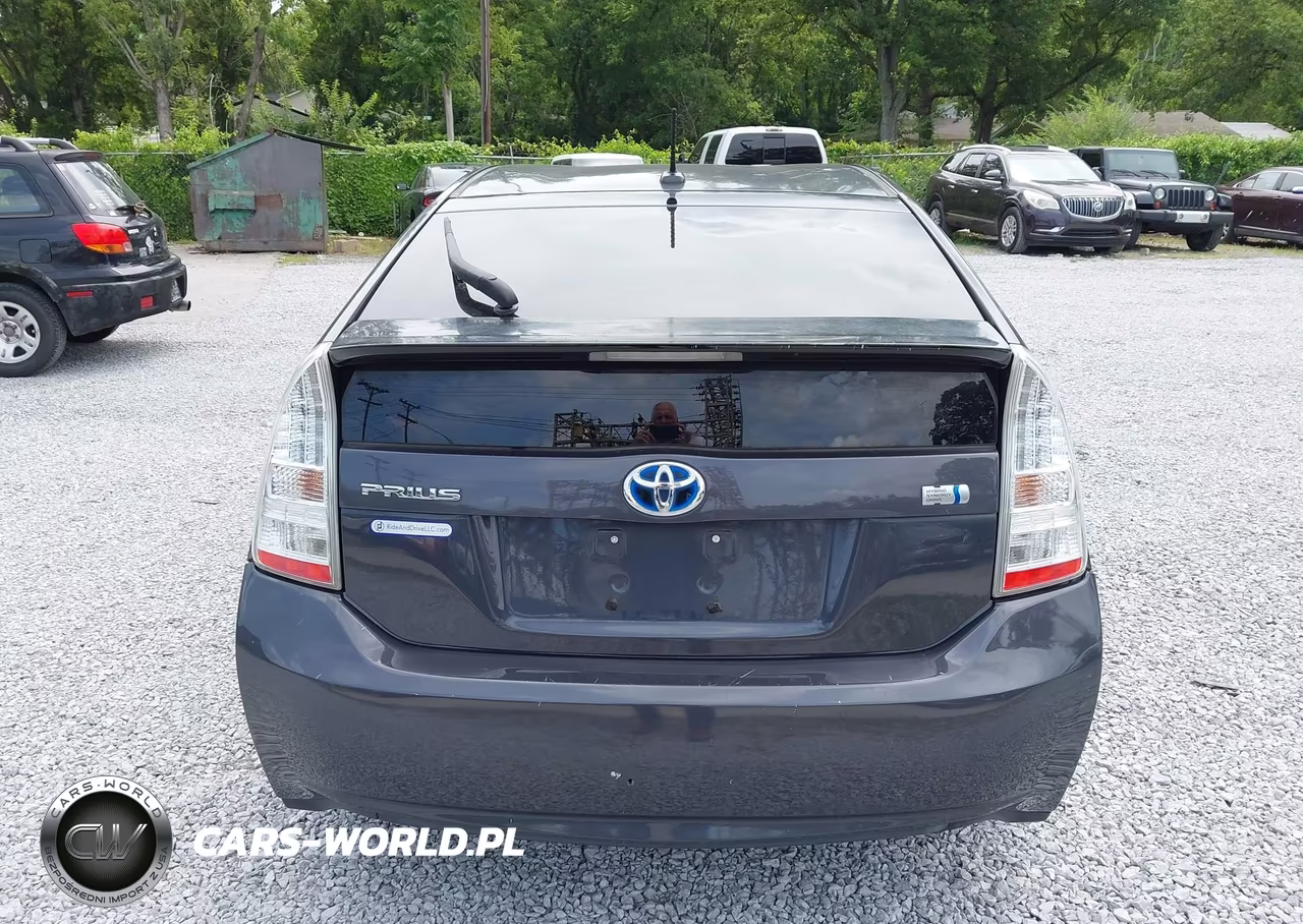 2011 Toyota Prius Two VIN:JTDKN3DUXB0317263 - 16