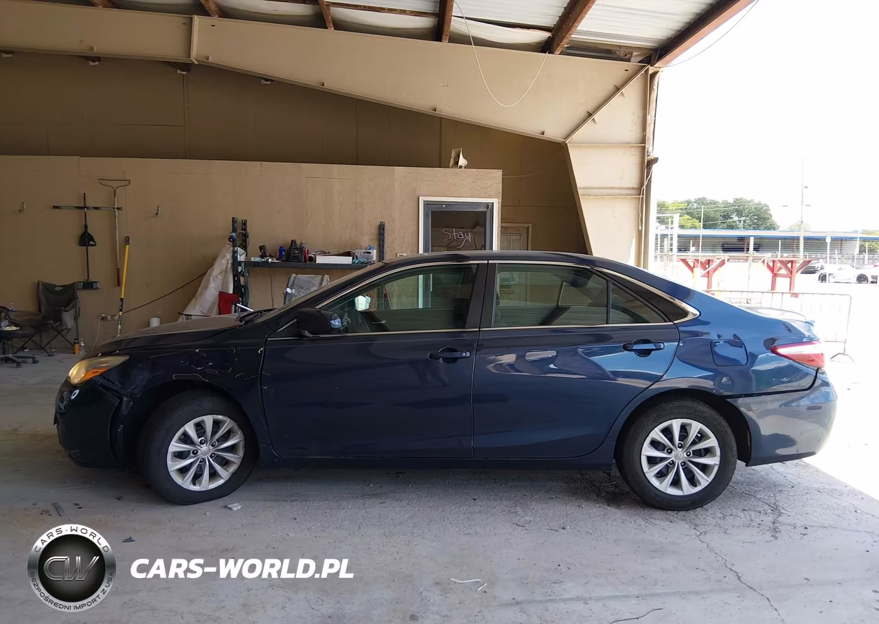 2016 Toyota Camry Le VIN:4T4BF1FKXGR552289 - 14