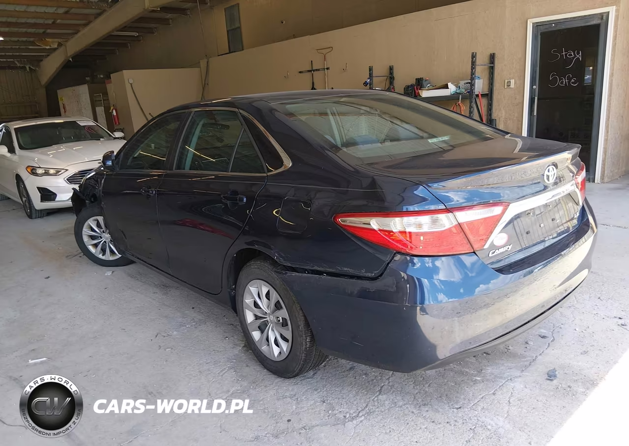 2016 Toyota Camry Le VIN:4T4BF1FKXGR552289 - 3