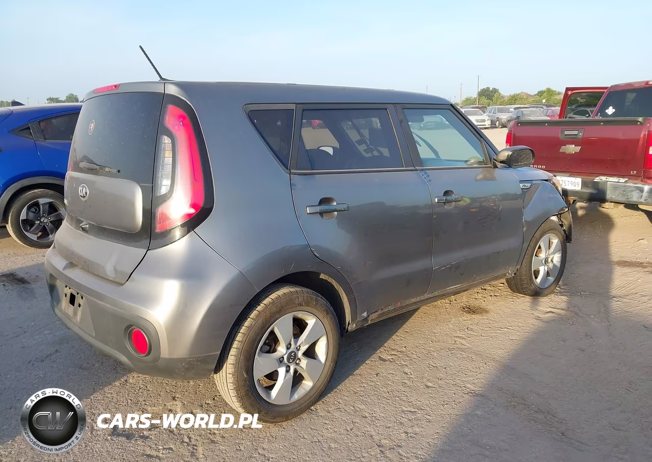 2017 Kia Soul ! VIN:KNDJN2A20H7467939 - 4