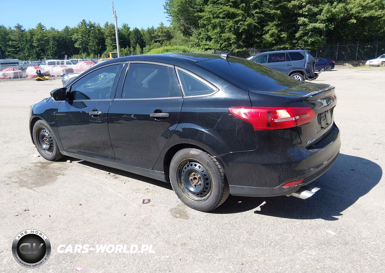 2016 Ford Focus S VIN:1FADP3E20GL210248 - 3