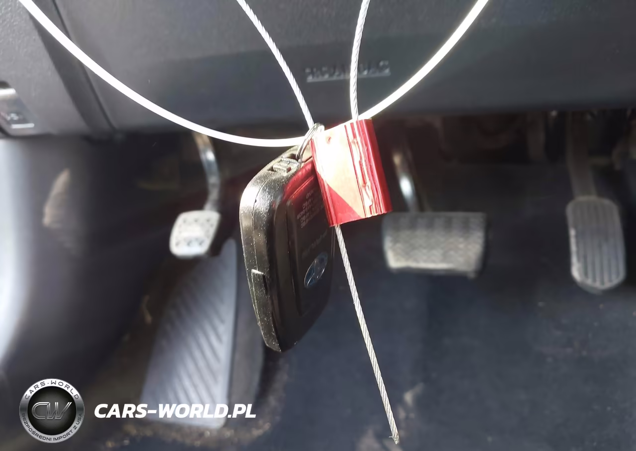 2016 Toyota Prius Two VIN:JTDKBRFUXG3501682 - 11