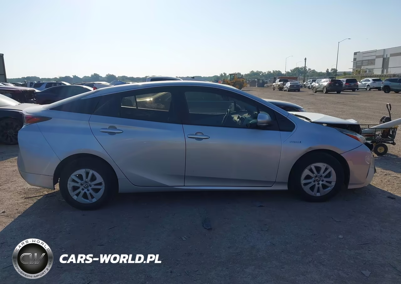 2016 Toyota Prius Two VIN:JTDKBRFUXG3501682 - 14