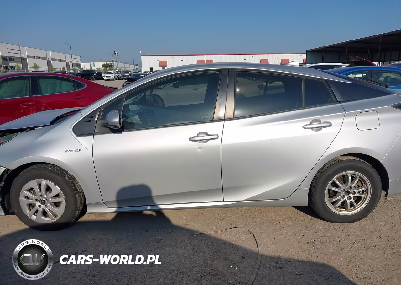 2016 Toyota Prius Two VIN:JTDKBRFUXG3501682 - 15
