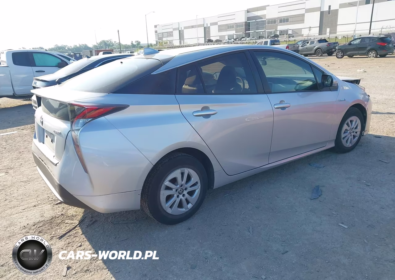 2016 Toyota Prius Two VIN:JTDKBRFUXG3501682 - 4