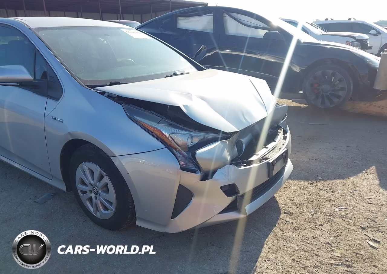 2016 Toyota Prius Two VIN:JTDKBRFUXG3501682 - 6