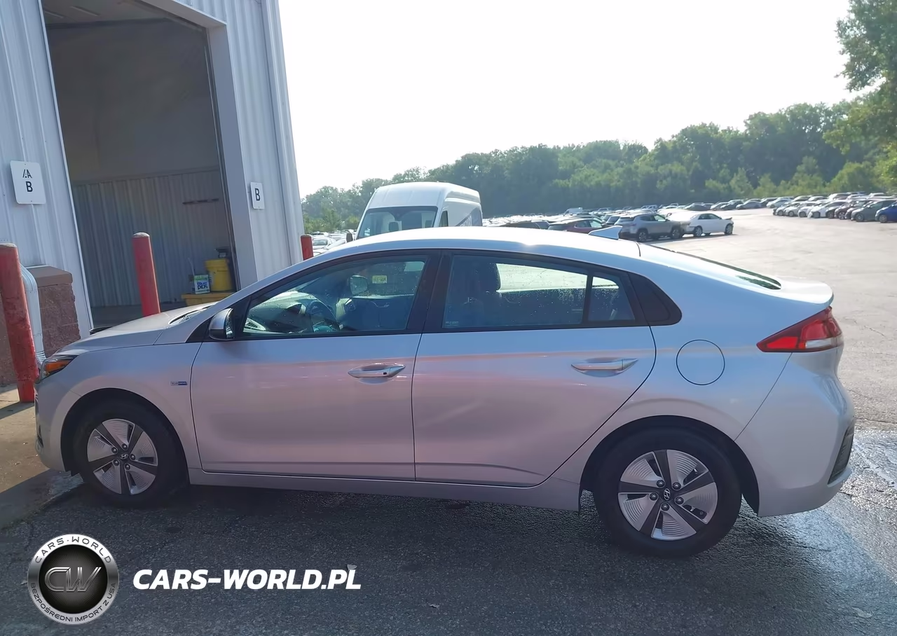 2019 Hyundai Ioniq Hybrid Blue VIN:KMHC65LC1KU106804 - 19
