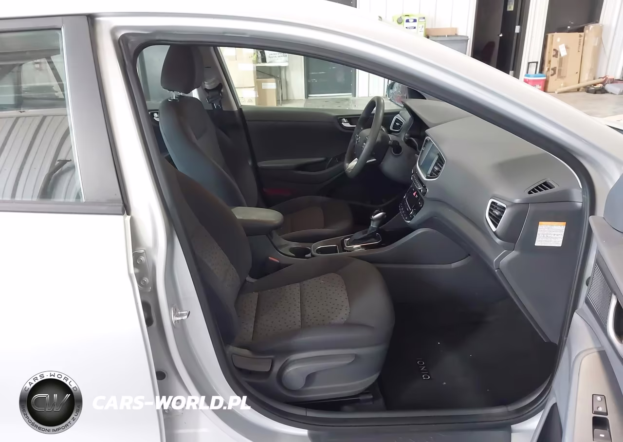 2019 Hyundai Ioniq Hybrid Blue VIN:KMHC65LC1KU106804 - 5