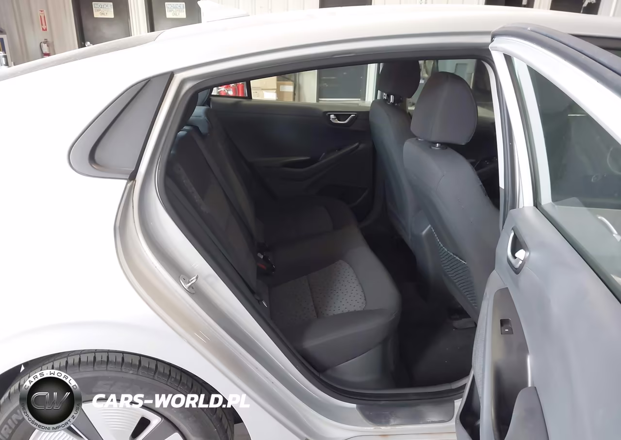 2019 Hyundai Ioniq Hybrid Blue VIN:KMHC65LC1KU106804 - 8