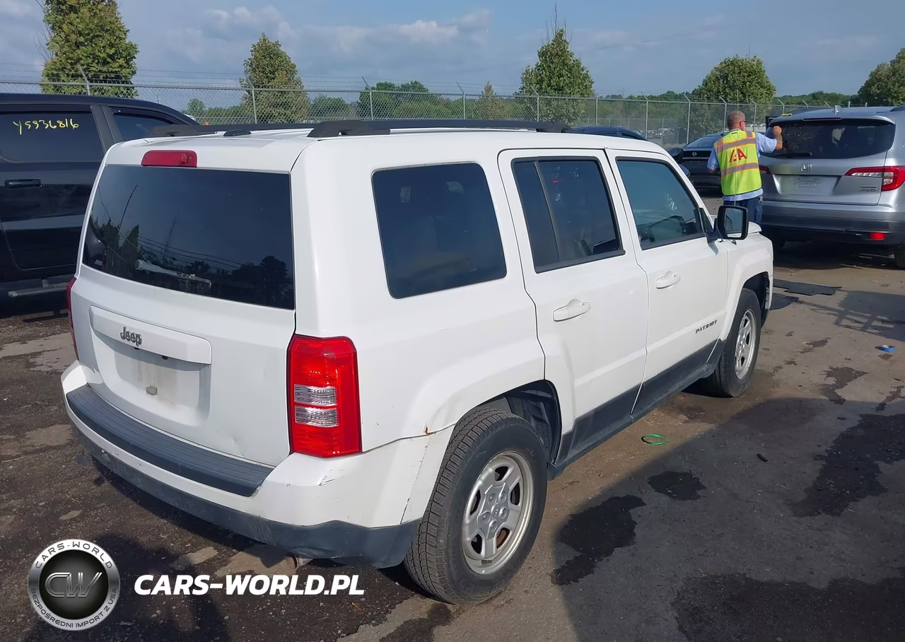 2016 Jeep Patriot Sport VIN:1C4NJPBA4GD754202 - 4