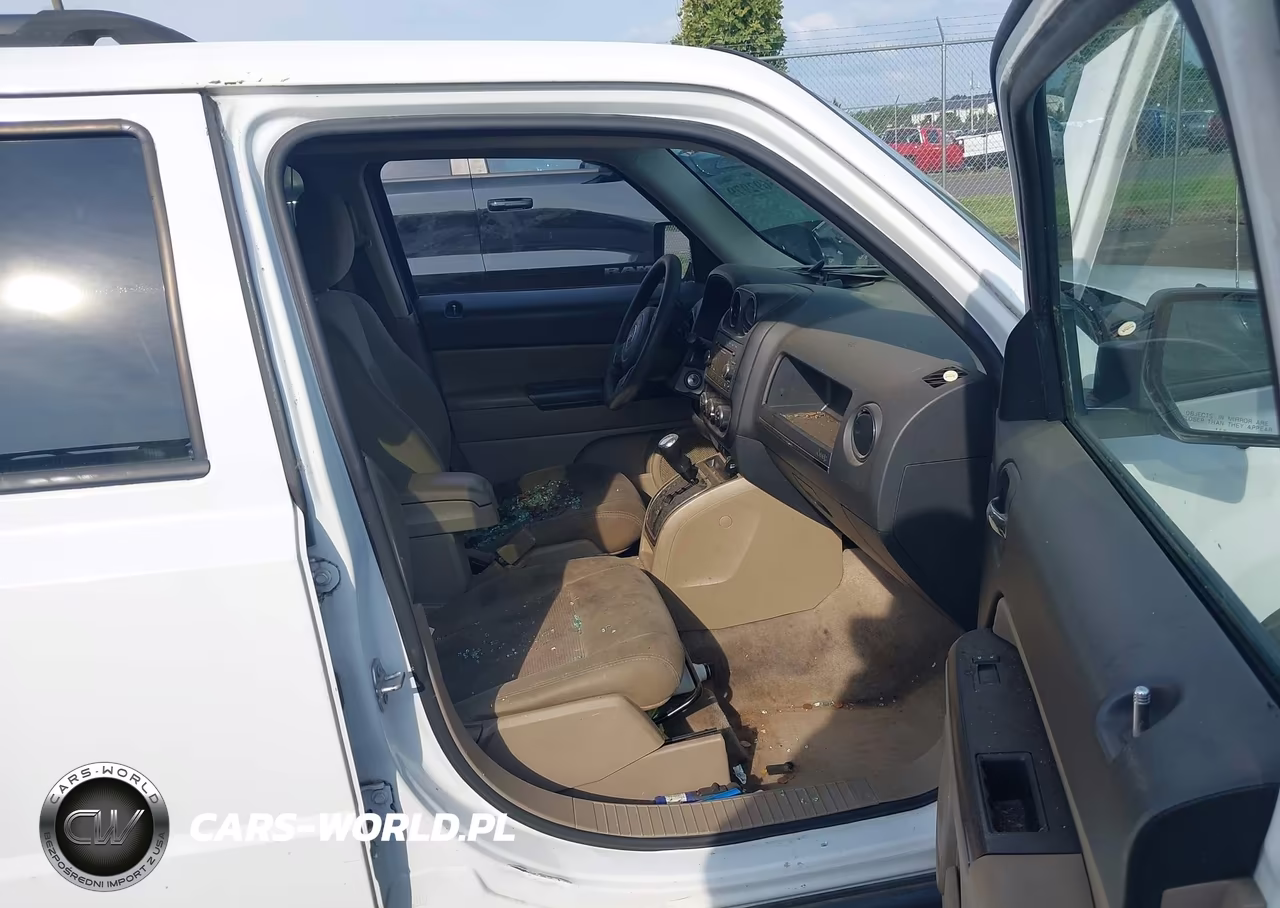 2016 Jeep Patriot Sport VIN:1C4NJPBA4GD754202 - 5