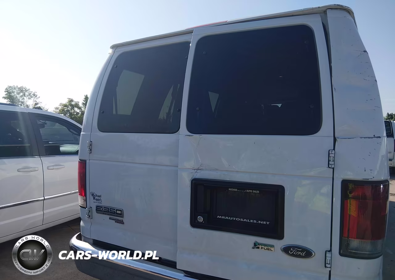 2013 Ford E-350 Super Duty Xl-Xlt VIN:1FBSS3BL7DDA56256 - 10