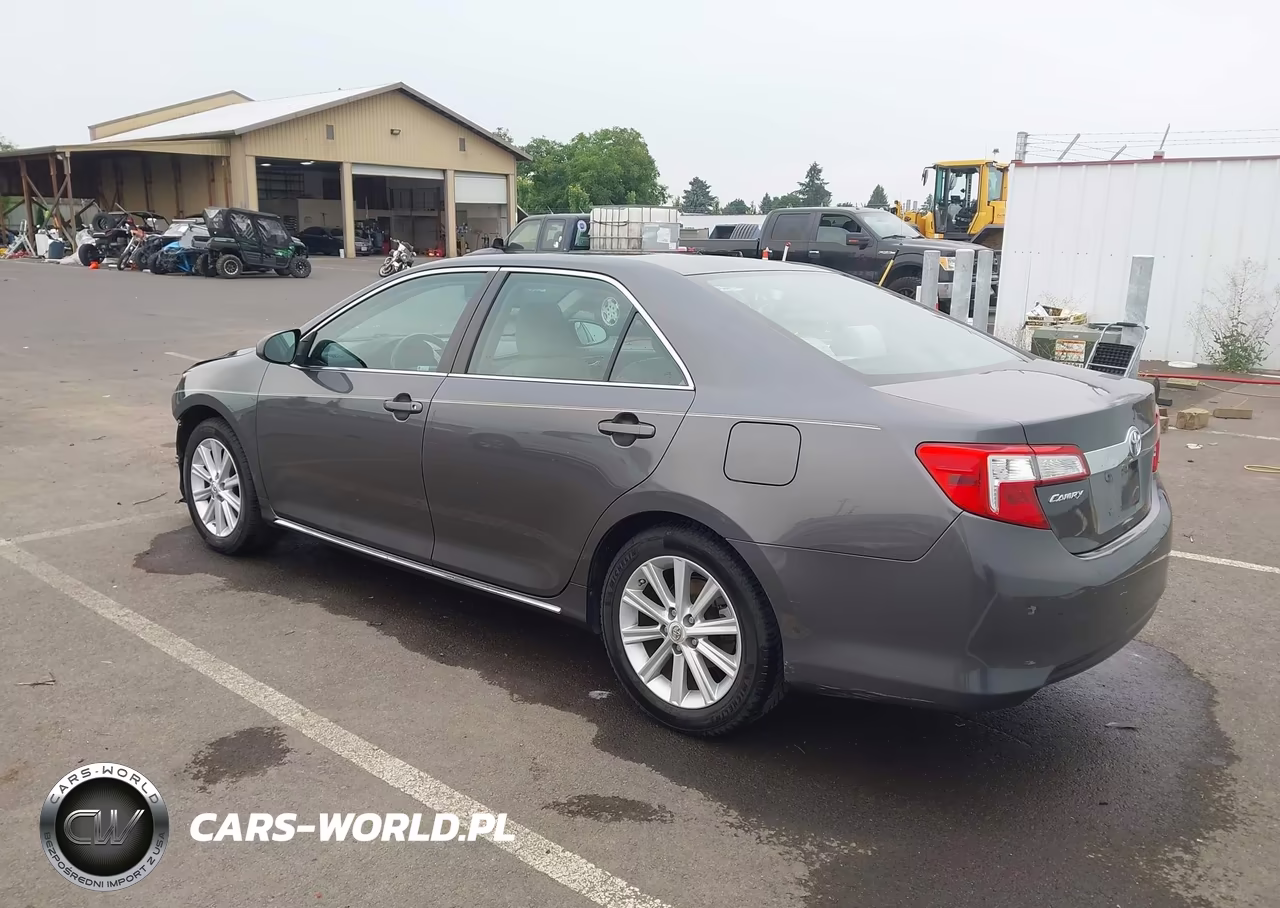 2013 Toyota Camry Xle VIN:4T4BF1FKXDR286297 - 3
