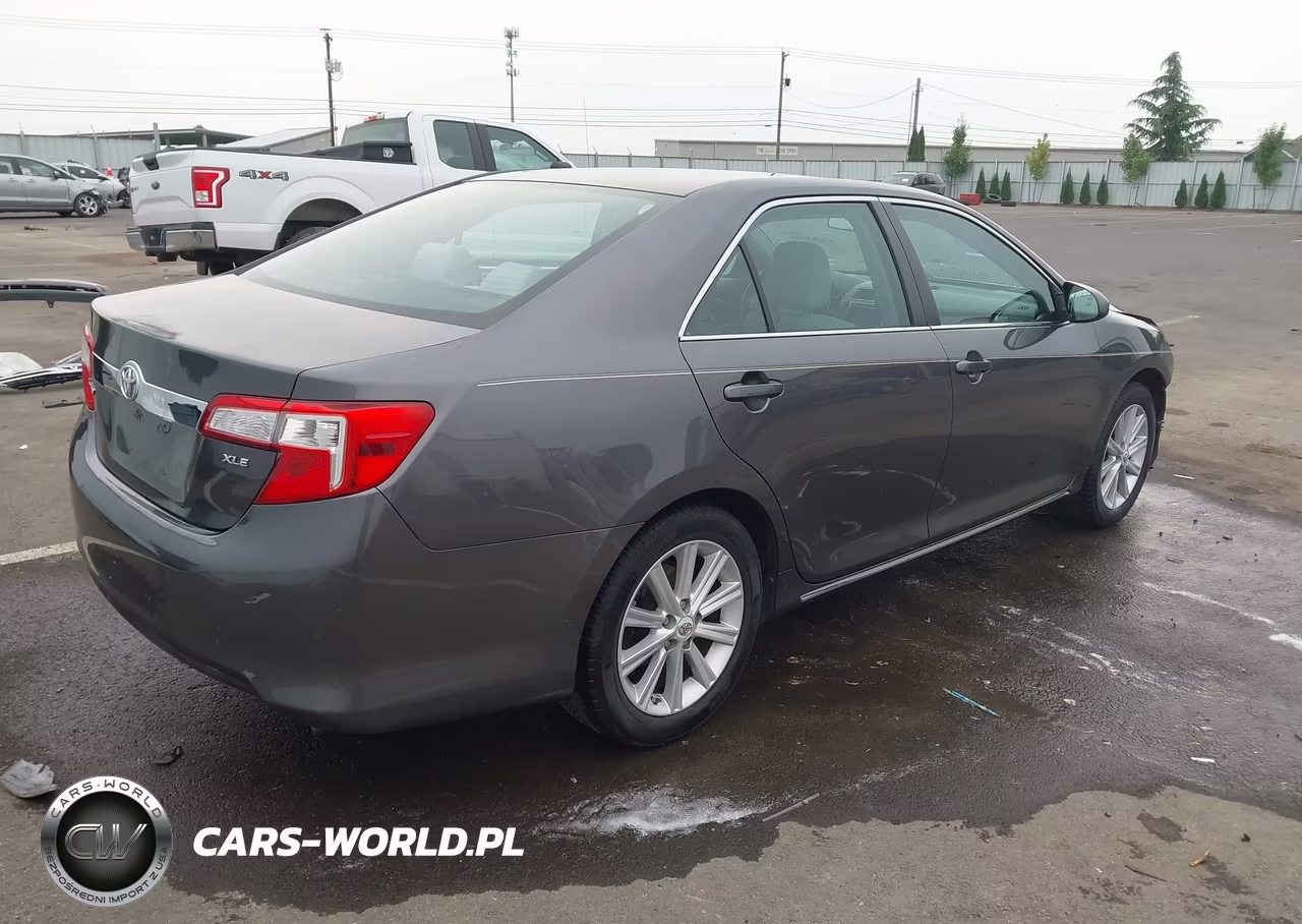 2013 Toyota Camry Xle VIN:4T4BF1FKXDR286297 - 4