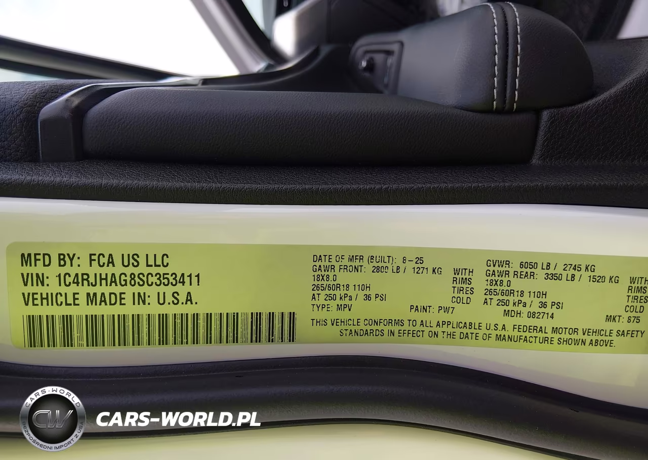 2025 Jeep Grand Cherokee Laredo X 4X4 VIN:1C4RJHAG8SC353411 - 9