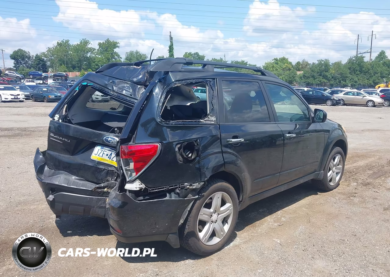 2010 Subaru Forester 2.5X Premium VIN:JF2SH6CC5AH700899 - 4