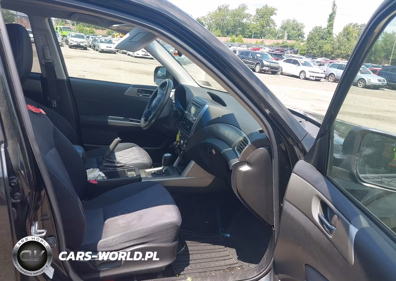 2010 Subaru Forester 2.5X Premium VIN:JF2SH6CC5AH700899 - 5