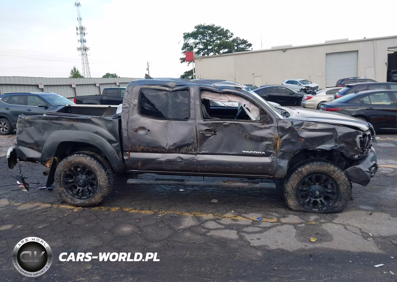 2015 Toyota Tacoma Base V6 VIN:5TFLU4EN5FX111236 - 13