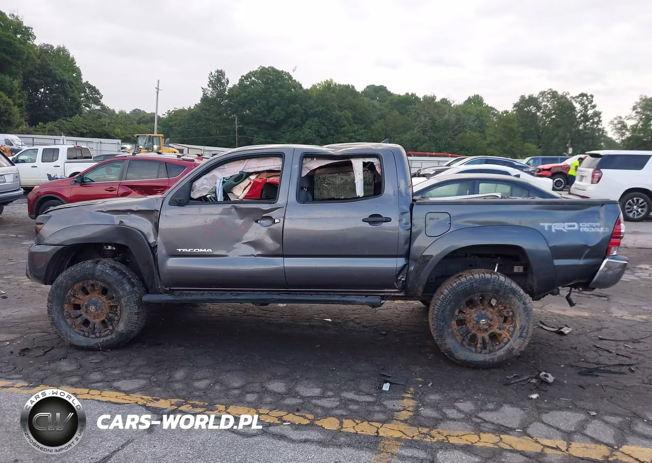 2015 Toyota Tacoma Base V6 VIN:5TFLU4EN5FX111236 - 14
