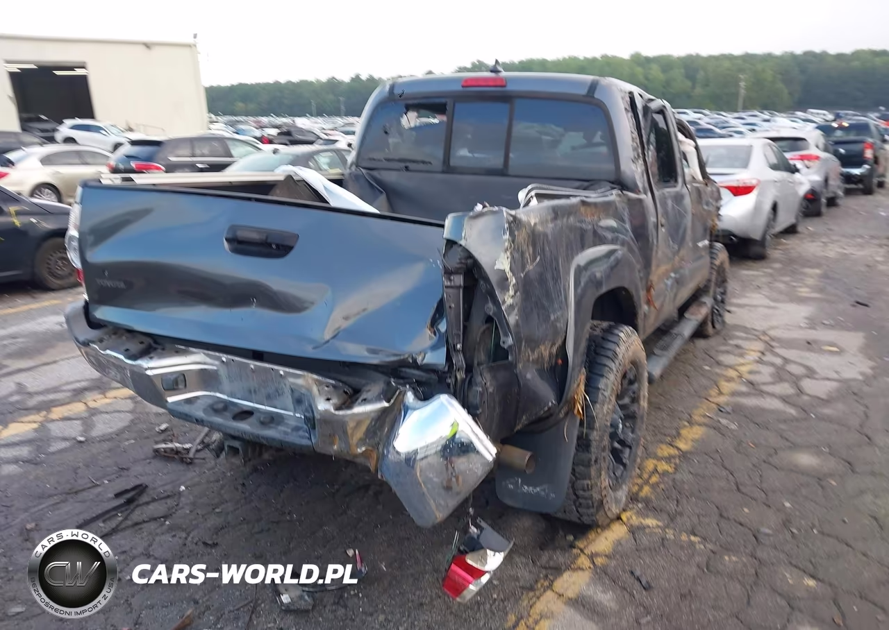 2015 Toyota Tacoma Base V6 VIN:5TFLU4EN5FX111236 - 4