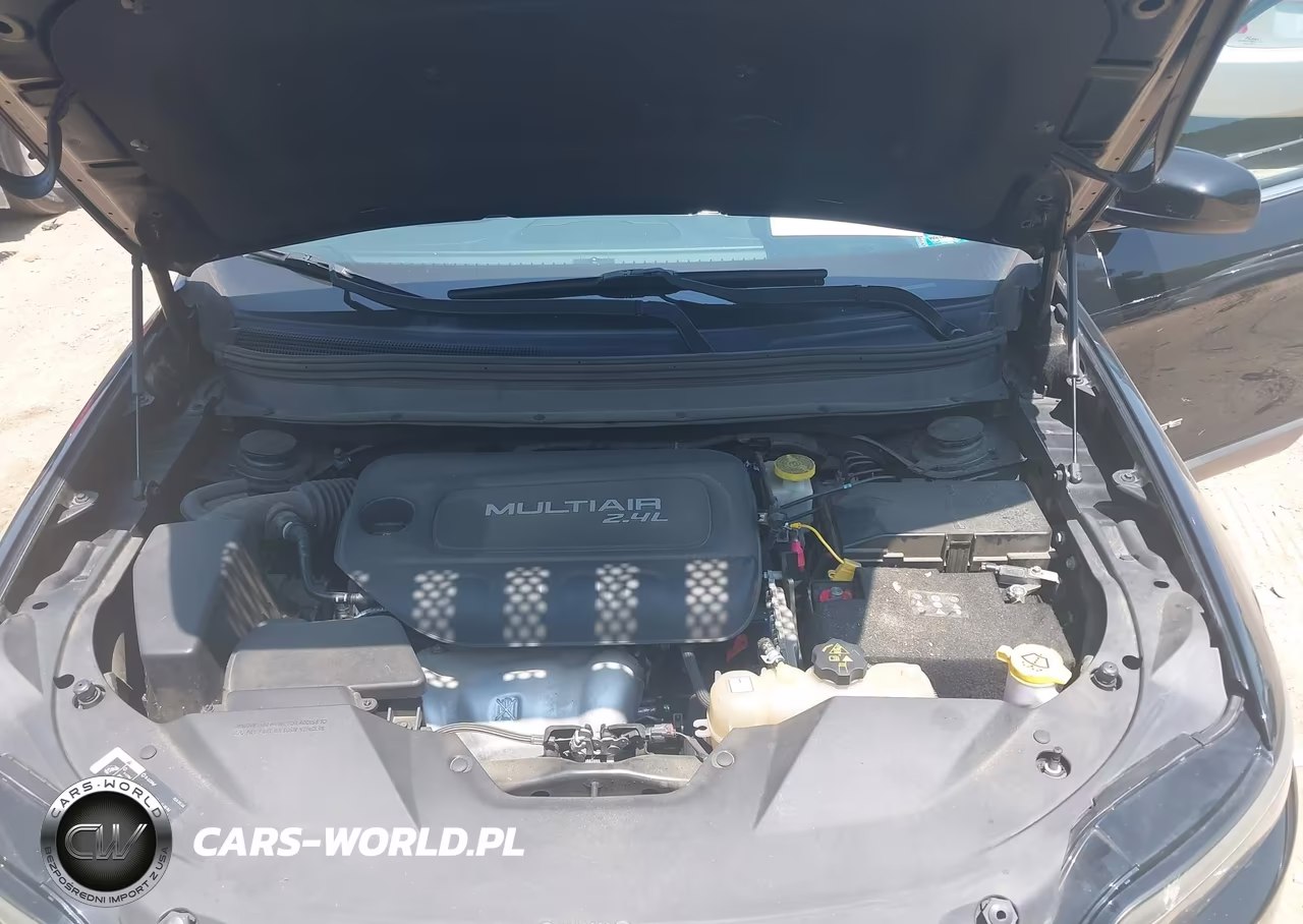 2019 Jeep Cherokee Latitude 4X4 VIN:1C4PJMCB8KD157870 - 10