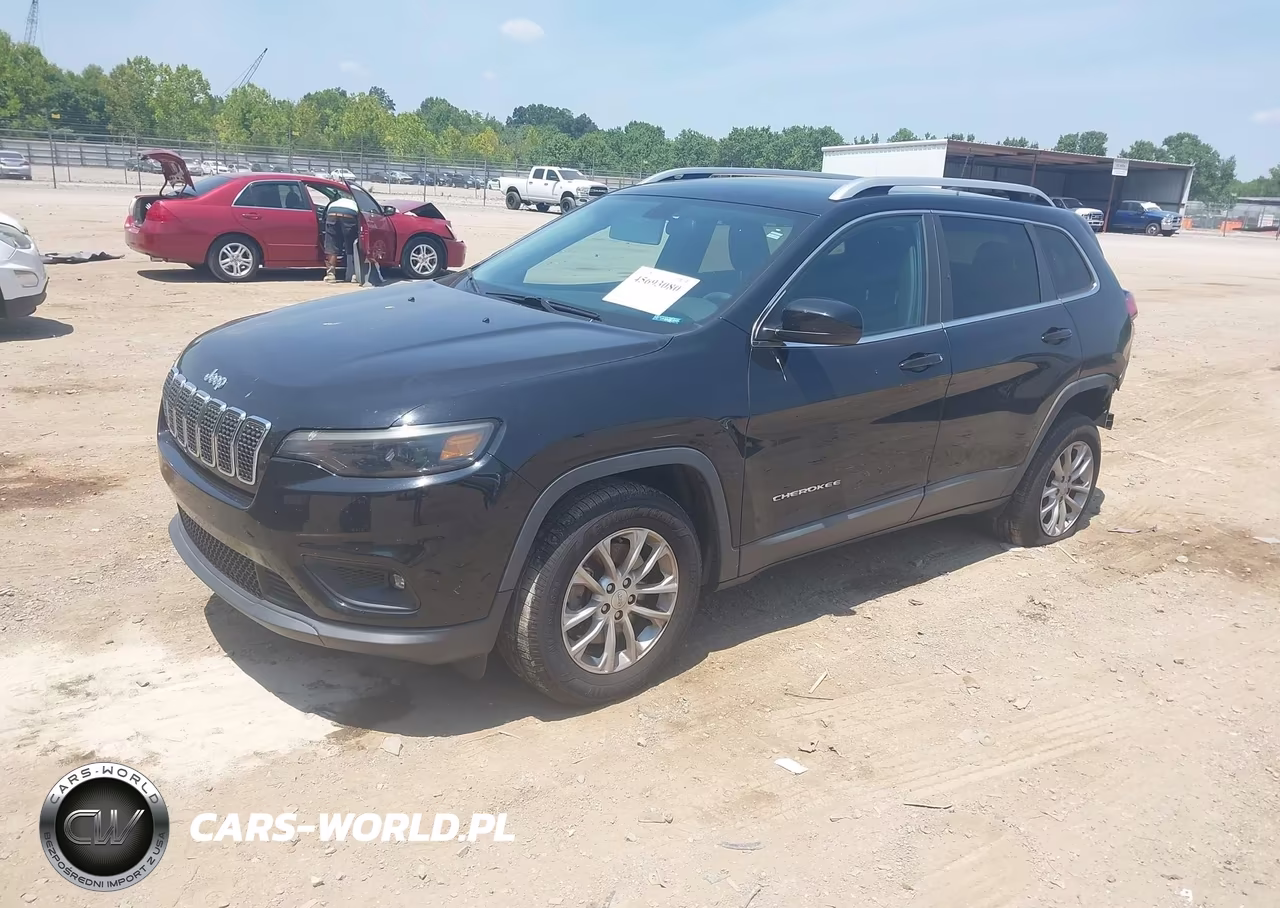 2019 Jeep Cherokee Latitude 4X4 VIN:1C4PJMCB8KD157870 - 2