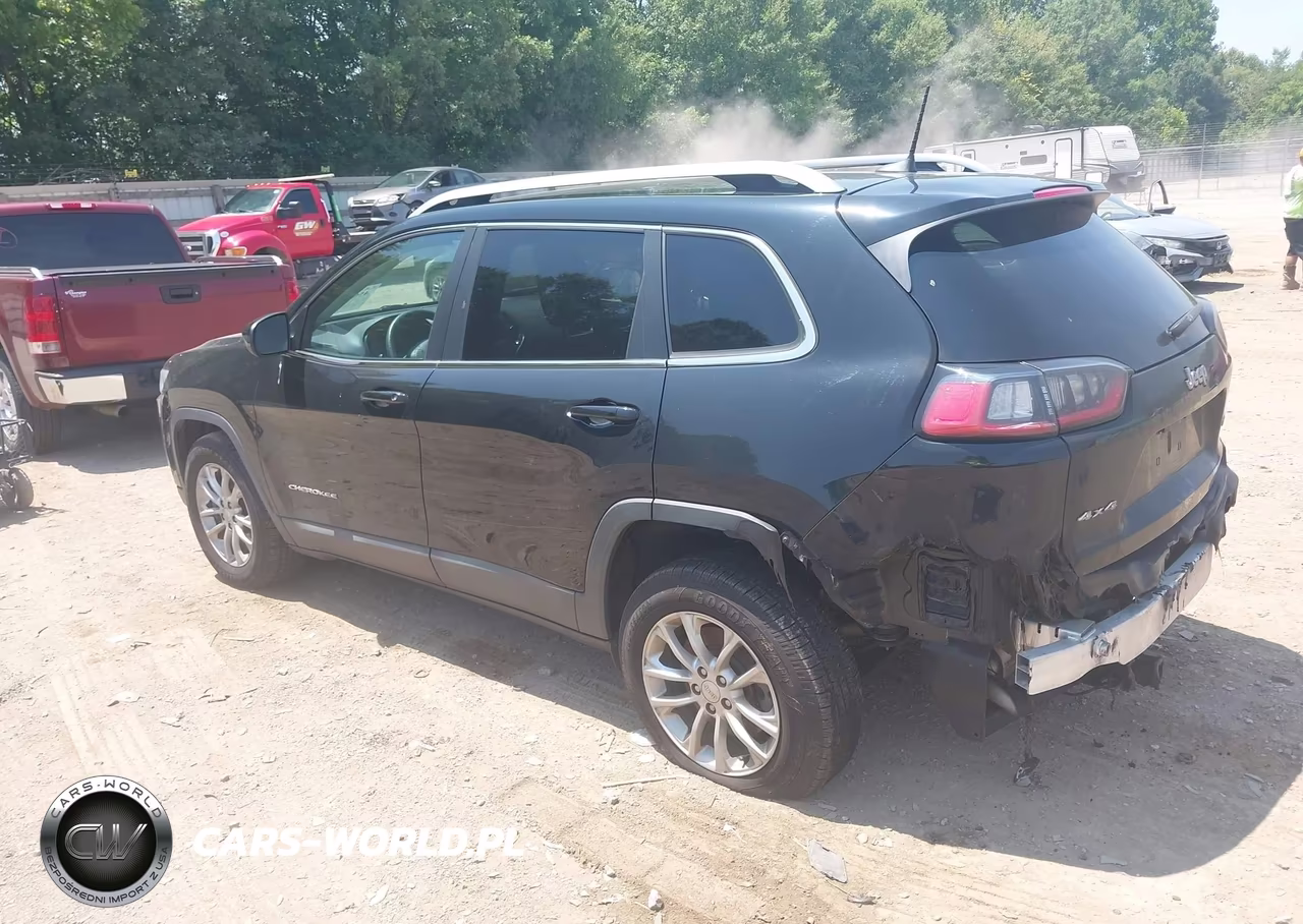 2019 Jeep Cherokee Latitude 4X4 VIN:1C4PJMCB8KD157870 - 3